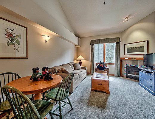 Hearthstone Lodge #401 - Studio + Loft - Sun Peaks