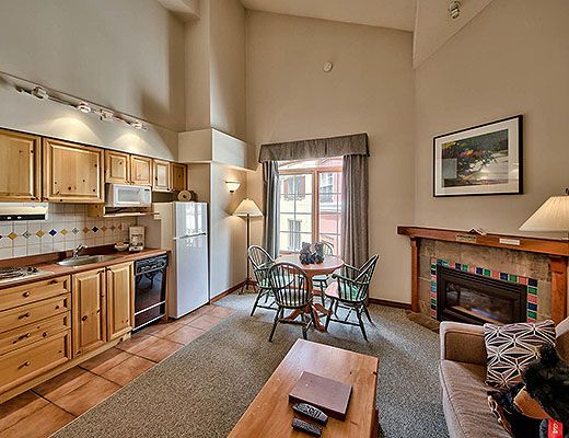 Hearthstone Lodge #402 - 1 Bdrm - Sun Peaks