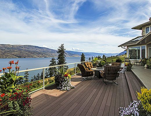 Aurora Lakeside - 5 Bdrm + Cottage HT - Peachland