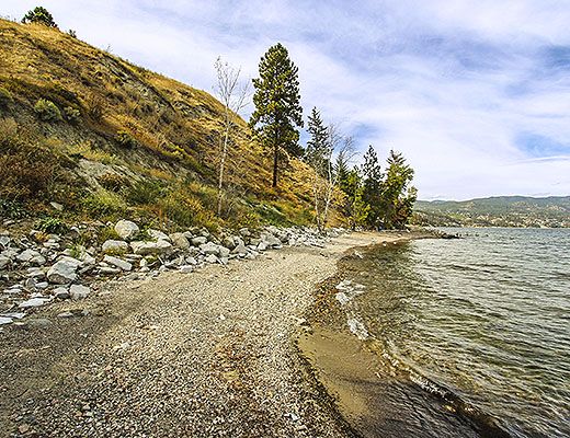 Aurora Lakeside - 5 Bdrm + Cottage HT - Peachland