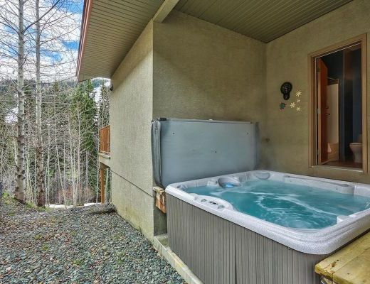 Soleil Chalet - 4 Bdrm HT - Sun Peaks