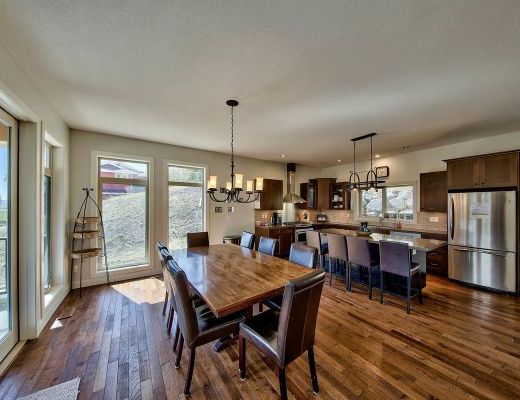 Peaks Retreat + Suite - 5 Bdrm HT - Sun Peaks