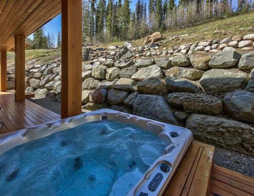 Peaks Retreat + Suite - 5 Bdrm HT - Sun Peaks