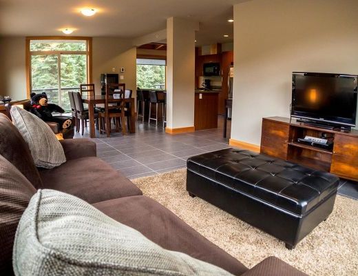 Kookaburra Lodge #203 - 2 Bdrm + Den HT - Sun Peaks