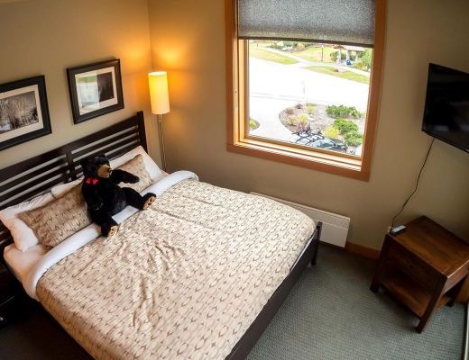 Kookaburra Lodge #203 - 2 Bdrm + Den HT - Sun Peaks