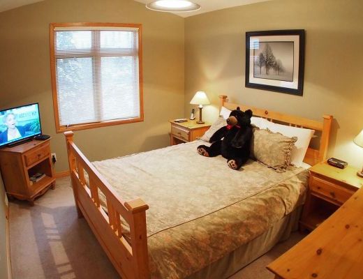 Snow Creek Village #09 - 3 Bdrm HT - Sun Peaks