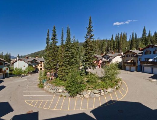 Snow Creek Village #09 - 3 Bdrm HT - Sun Peaks