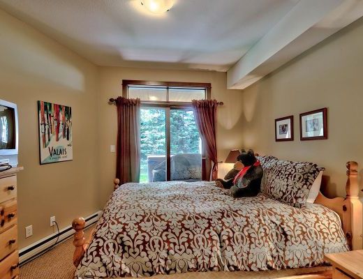 Stone's Throw #03 - 2 Bdrm HT - Sun Peaks