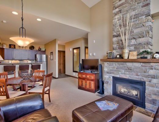 Stone's Throw #17 - 2 Bdrm HT - Sun Peaks