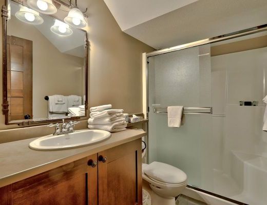 Stone's Throw #20 - 2 Bdrm HT - Sun Peaks