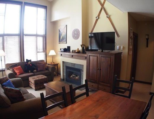 Stone's Throw #38 - 2 Bdrm HT - Sun Peaks