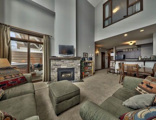 Stone's Throw #56 - 2 Bdrm + Loft HT - Sun Peaks