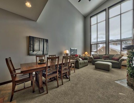 Stone's Throw #56 - 2 Bdrm + Loft HT - Sun Peaks