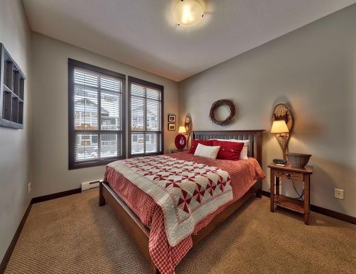 Stone's Throw #56 - 2 Bdrm + Loft HT - Sun Peaks