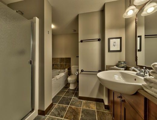 Stone's Throw #56 - 2 Bdrm + Loft HT - Sun Peaks