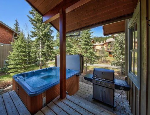 Trapper's Landing #11 - 3 Bdrm + Den HT - Sun Peaks