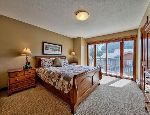 Trapper's Landing #11 - 3 Bdrm + Den HT - Sun Peaks