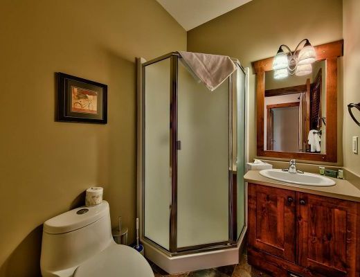 Trapper's Landing #11 - 3 Bdrm + Den HT - Sun Peaks