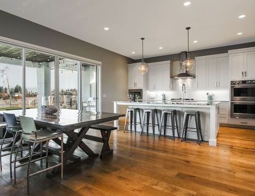 Contemporary Getaway - 5 Bdrm w/ Pool - Kelowna (CVH)