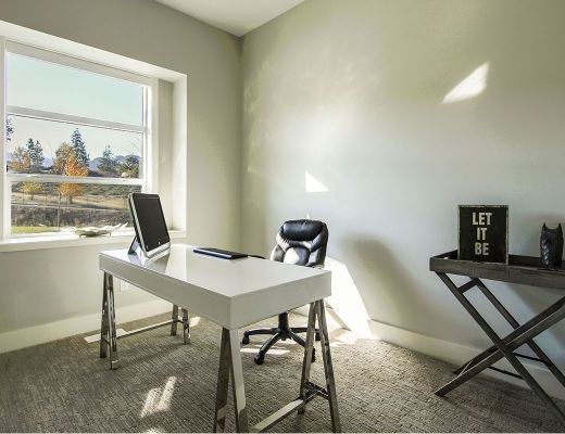 Contemporary Getaway - 5 Bdrm w/ Pool - Kelowna (CVH)