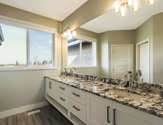 Contemporary Getaway - 5 Bdrm w/ Pool - Kelowna (CVH)