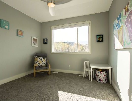 Contemporary Getaway - 5 Bdrm w/ Pool - Kelowna (CVH)