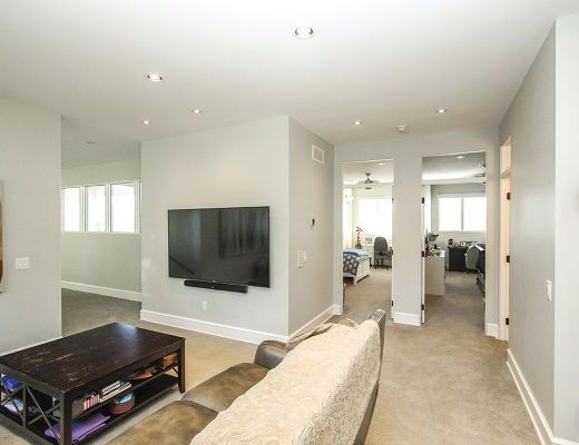 Luxury Look Out - 4 Bdrm Lakeview w/ Pool - Kelowna