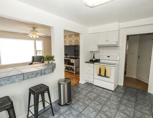 Central Cottage - 3 Bdrm - Kelowna