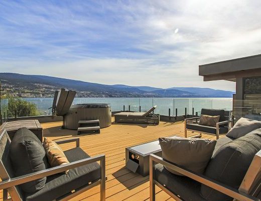 Contemporary Paradise - 4 Bdrm HT + Carriage House - Summerland