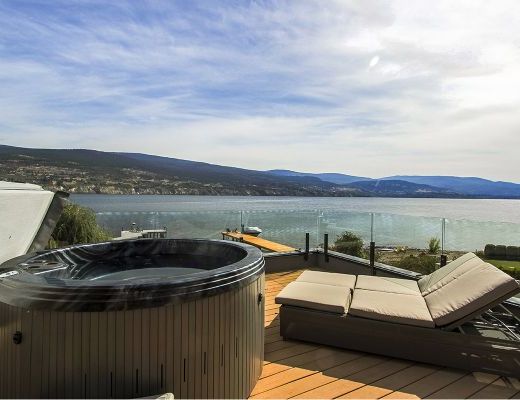 Contemporary Paradise - 4 Bdrm HT + Carriage House - Summerland