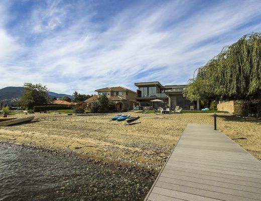 Contemporary Paradise - 4 Bdrm HT + Carriage House - Summerland