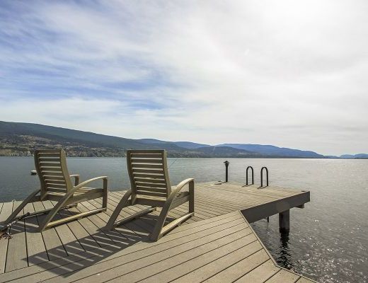 Contemporary Paradise - 4 Bdrm HT + Carriage House - Summerland