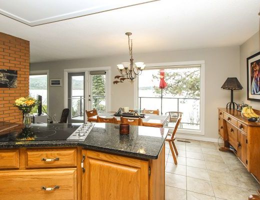 Kalamalka Beach House - 4 Bdrm - Vernon