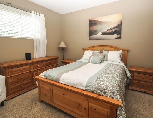 Steps to the Beach - 5 Bdrm + Den w/ Pool - West Kelowna