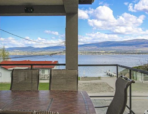 Steps to the Beach - 5 Bdrm + Den w/ Pool - West Kelowna