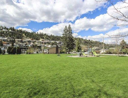 Steps to the Beach - 5 Bdrm + Den w/ Pool - West Kelowna