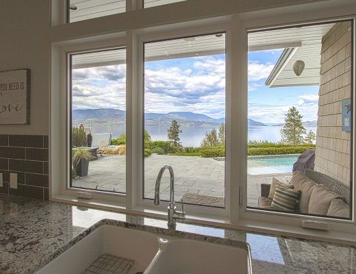 Luxury Look Out - 4 Bdrm Lakeview w/ Pool - Kelowna