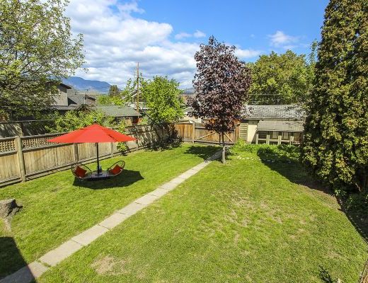 Cozy Cawston Cottage - 5 Bdrm - Kelowna