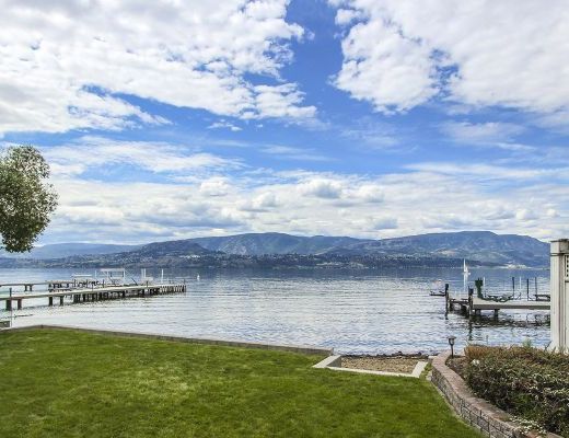 Okanagan Summer Home - 4 Bdrm w/Boat Lift - Kelowna 