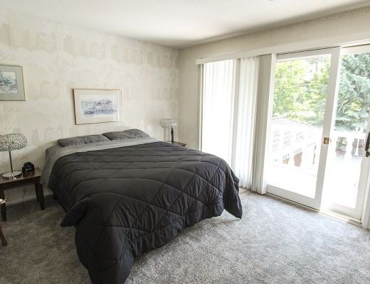 The Lake Estate - 5 Bdrm Lakefront w/Pool - Kelowna (CVH)