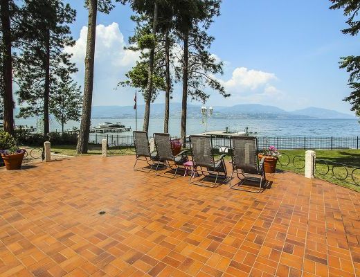 The Lake Estate - 5 Bdrm Lakefront w/Pool - Kelowna (CVH)