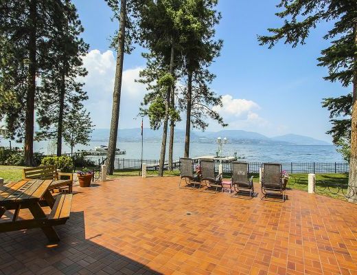 The Lake Estate - 5 Bdrm Lakefront w/Pool - Kelowna (CVH)
