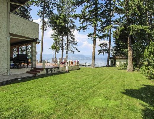 The Lake Estate - 5 Bdrm Lakefront w/Pool - Kelowna (CVH)