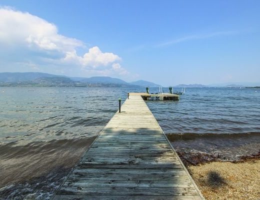 The Lake Estate - 5 Bdrm Lakefront w/Pool - Kelowna (CVH)