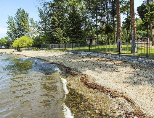 The Lake Estate - 5 Bdrm Lakefront w/Pool - Kelowna (CVH)