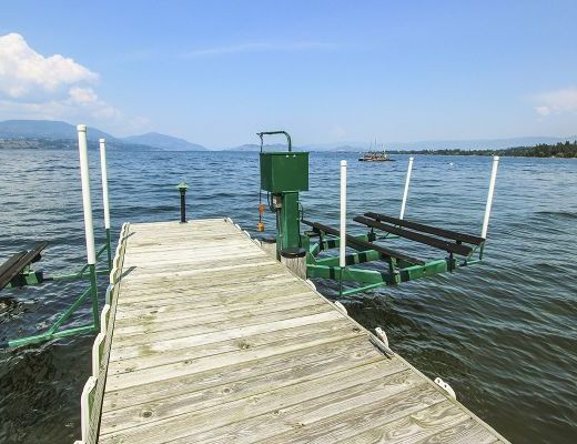 The Lake Estate - 5 Bdrm Lakefront w/Pool - Kelowna (CVH)