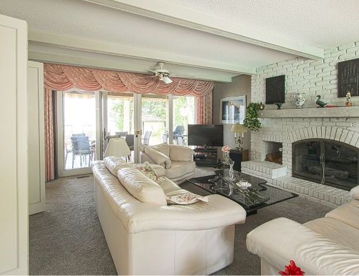 The Lake Estate - 5 Bdrm Lakefront w/Pool - Kelowna (CVH)