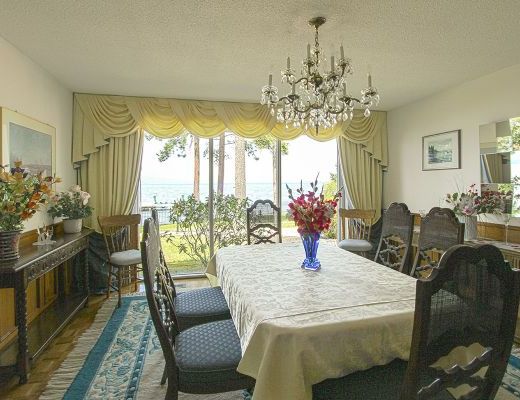 The Lake Estate - 5 Bdrm Lakefront w/Pool - Kelowna (CVH)