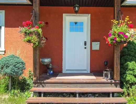 Red House - 2 Bdrm - Kelowna