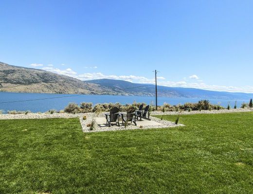 Okanagan Lakeview Retreat - 4 Bdrm w/ Pool HT - Summerland